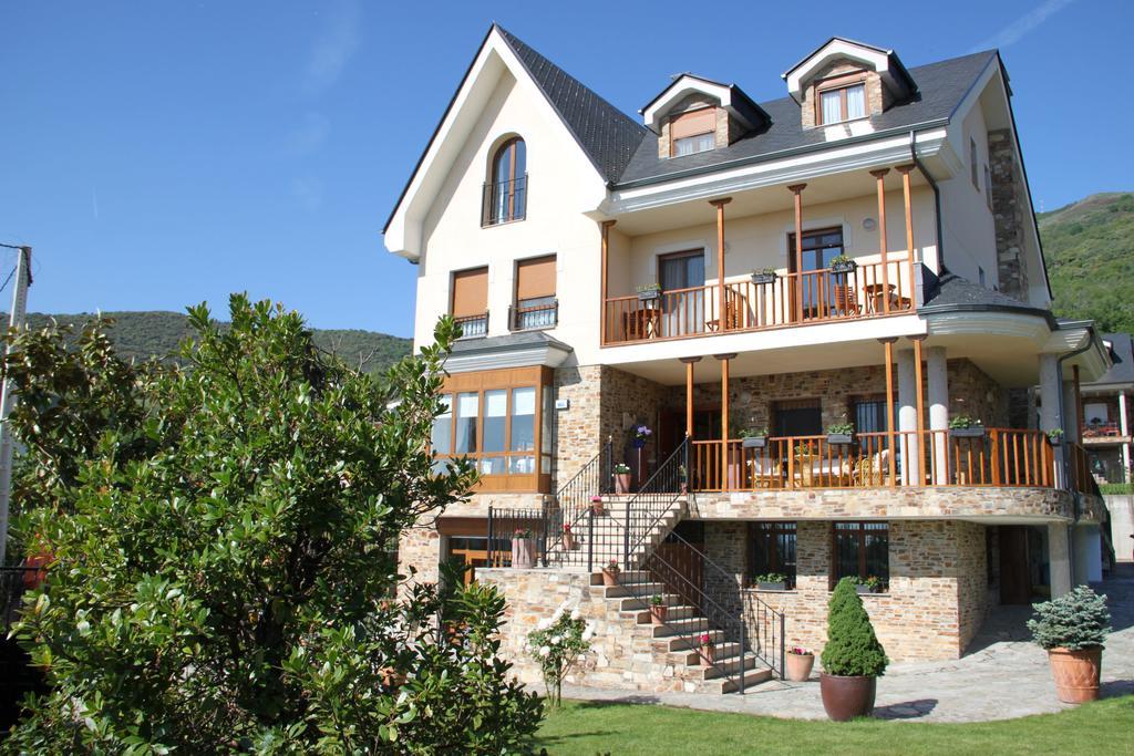 Villa Mencia Corullon Exterior photo